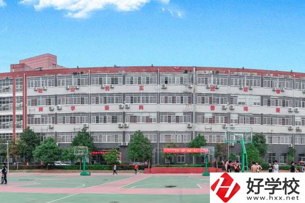長沙中部鐵路航空中等職業(yè)學校怎么樣？專業(yè)有哪些？