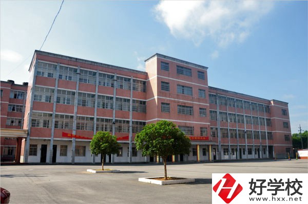寧鄉(xiāng)市瀟湘職業(yè)中專學(xué)校有什么特色專業(yè)？