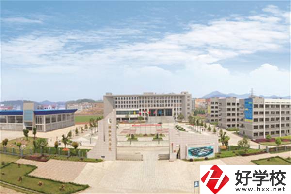 在婁底有開設航空專業(yè)的職校嗎？學航空專業(yè)有前途嗎？
