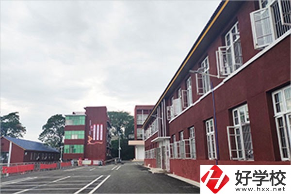 永州市海嘉中等職業(yè)技術(shù)學校的辦學條件怎么樣？