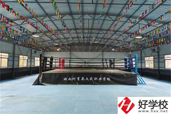 湖南省鳳凰縣有哪些中專？辦學(xué)特色是什么？