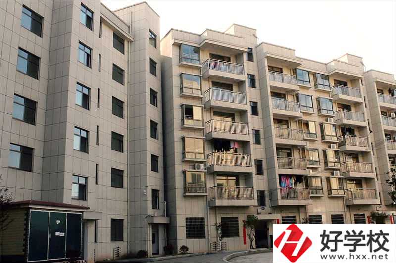 茶陵職業(yè)中等專(zhuān)業(yè)學(xué)校宿舍樓
