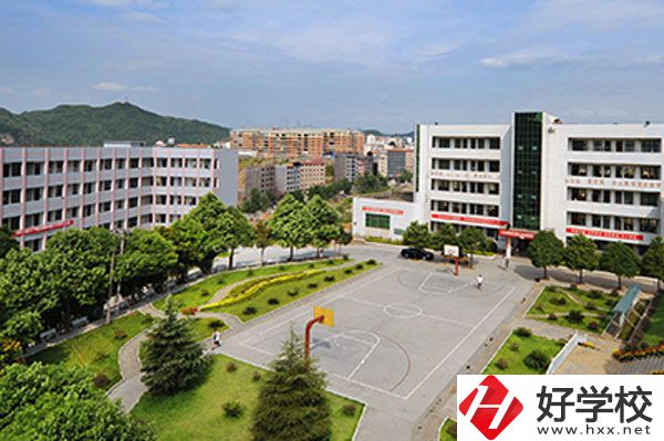 在瀘溪縣第一職業(yè)中學學平面設計怎么樣？
