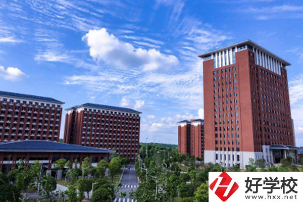 湖南可以學(xué)舞蹈類專業(yè)的職校有哪些？學(xué)費(fèi)貴不貴？