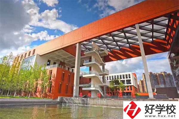 湖南工貿(mào)技師學(xué)院辦學(xué)條件怎么樣？設(shè)施設(shè)備好不好？