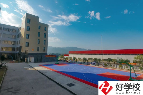 茶陵職業(yè)中等專業(yè)學(xué)校辦學(xué)條件如何？有什么辦學(xué)成果？