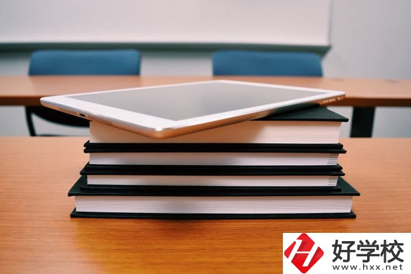報(bào)考商務(wù)英語專業(yè)，長沙這兩所職校不可不看