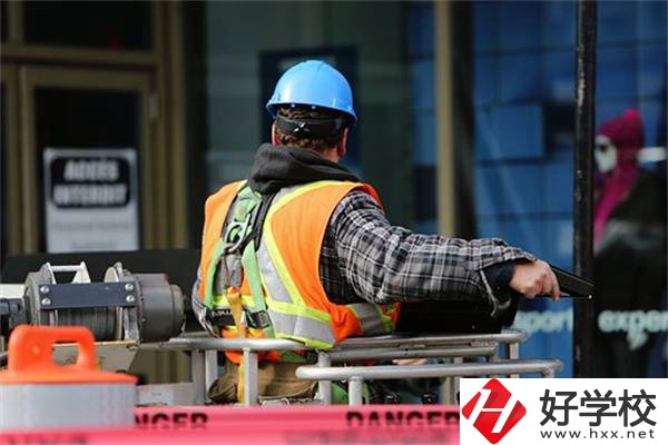 湖南中職學(xué)校什么專業(yè)“錢”途最好？有什么優(yōu)缺點？