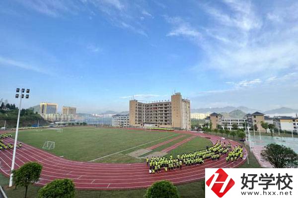 保靖縣中等職業(yè)技術(shù)學(xué)校有什么專(zhuān)業(yè)?往屆生可報(bào)名嗎?