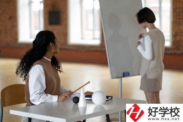 湖南省商業(yè)職業(yè)中等專業(yè)學校怎么樣？宿舍怎么樣？