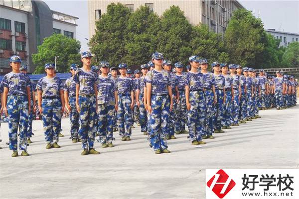 益陽市衛(wèi)生職業(yè)技術(shù)學校軍訓(xùn)