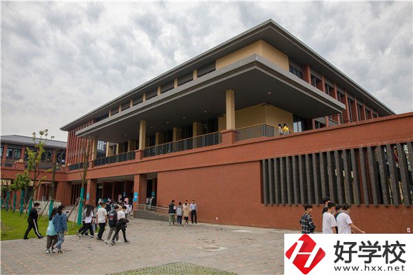 常德財經(jīng)學校的辦學條件怎么樣？