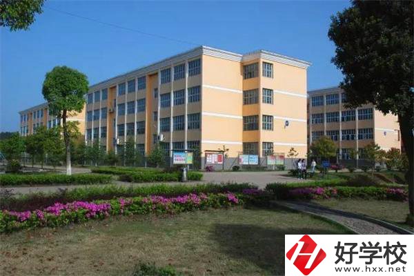岳陽平江共有幾所中專？學校辦學有特色嗎？