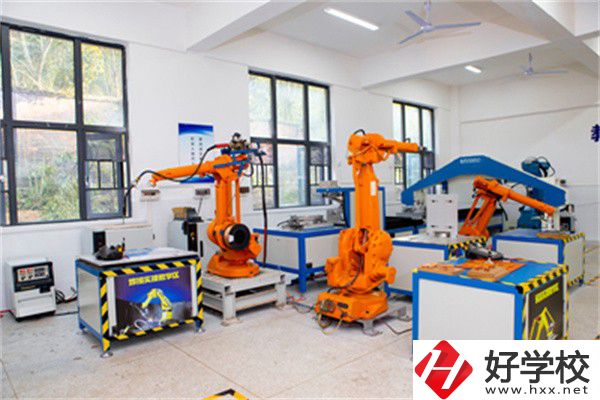 邵陽(yáng)市機(jī)電職業(yè)技術(shù)學(xué)校有哪些助學(xué)政策？