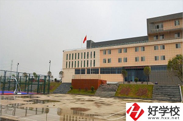 婁底市環(huán)宇中等職業(yè)技術(shù)學(xué)校有哪些辦學(xué)特色？