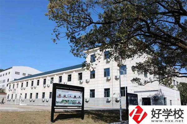 湖南有國(guó)家正規(guī)民辦技校嗎？民辦技校真的不值得讀嗎？