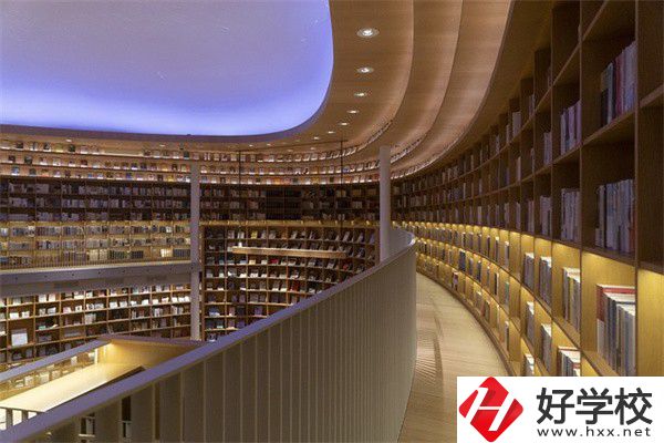 益陽(yáng)公辦的中專有什么？上中專要考慮哪些問(wèn)題？