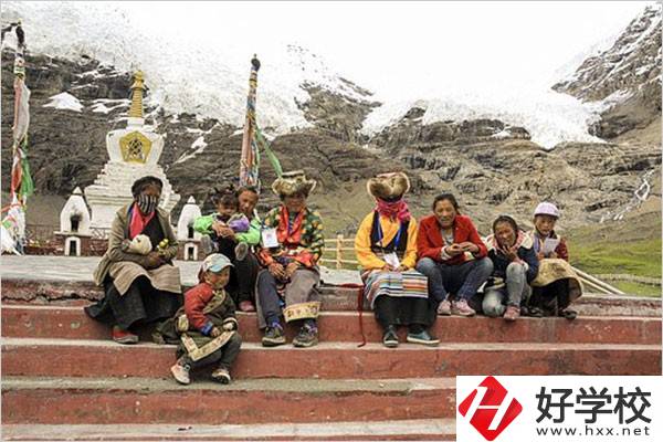 張家界少數(shù)民族加分政策是什么？中專(zhuān)升大專(zhuān)加分嗎？