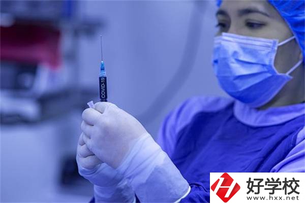 湖南衛(wèi)校最熱門的專業(yè)是哪個(gè)？?jī)?yōu)缺點(diǎn)是什么？