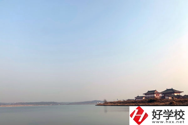 張家界汽修技校實(shí)力如何？學(xué)校生活環(huán)境怎么樣？