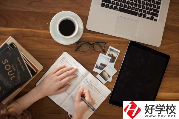 衡陽(yáng)市鐵路運(yùn)輸職業(yè)學(xué)校好不好？宿舍怎么樣？