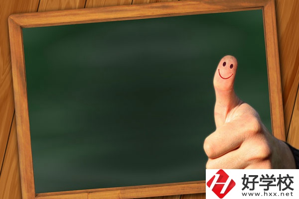 長(zhǎng)沙鐵航職業(yè)中等技術(shù)學(xué)校有哪些專(zhuān)業(yè)？學(xué)費(fèi)貴不貴？