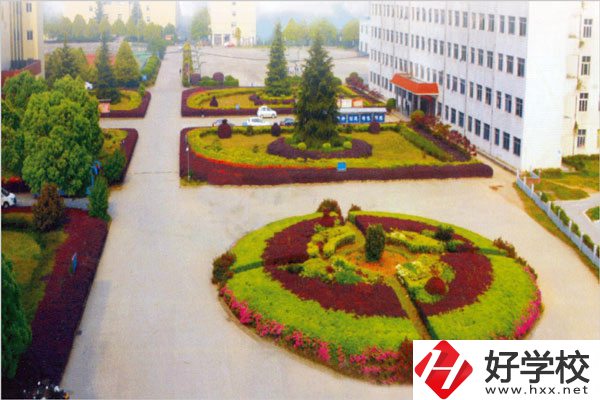 懷化職業(yè)技術(shù)學(xué)院怎么樣？有中職部嗎？