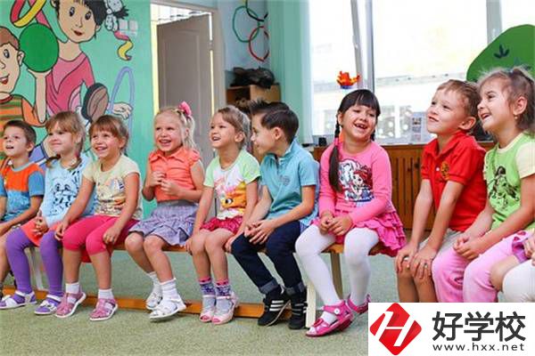 在湖南想當(dāng)老師可以學(xué)哪些專業(yè)？需要考證嗎？