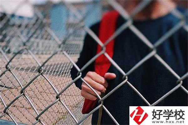 在湖南讀高中和讀職高有什么不同？職高生有什么優(yōu)勢(shì)？