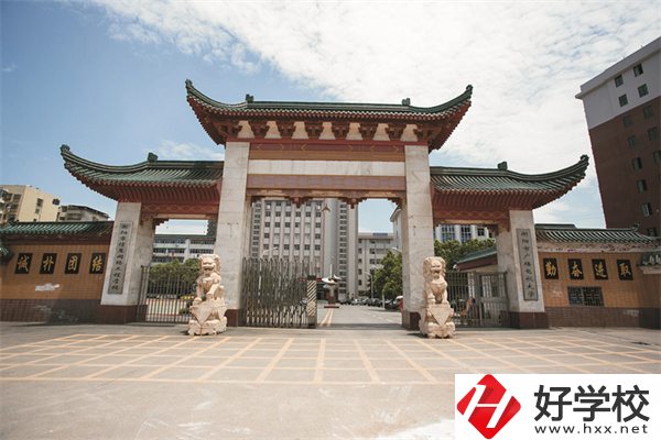 衡陽市信息網(wǎng)絡(luò)工程學(xué)校是公辦還是民辦？學(xué)費(fèi)是多少？