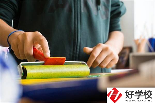 在湖南考不上高中又想繼續(xù)讀書怎么辦？有學校推薦嗎？