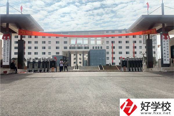 想在衡陽學(xué)計(jì)算機(jī)平面設(shè)計(jì)專業(yè)，這所學(xué)校你一定要看！