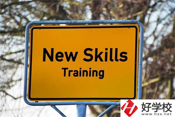 家長(zhǎng)在湖南選中職時(shí)要看哪幾點(diǎn)？有什么學(xué)校推薦？