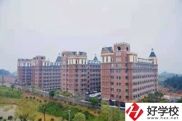 長沙市拔萃中等職業(yè)學(xué)校地址在哪？有哪些來校路線？