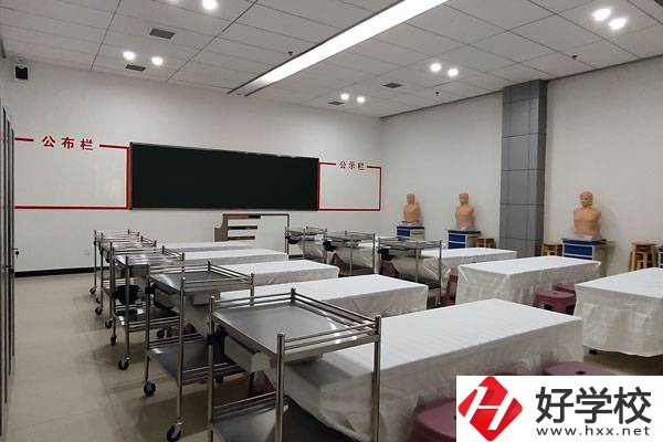 婁底有衛(wèi)校嗎？可以學(xué)什么專(zhuān)業(yè)？