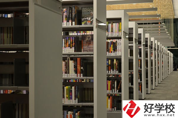 長(zhǎng)沙鐵航職業(yè)中等技術(shù)學(xué)校有哪些專(zhuān)業(yè)？學(xué)費(fèi)貴不貴？