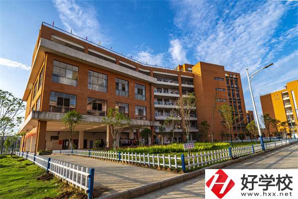婁底有哪些公辦職高？職高和中專有什么區(qū)別？