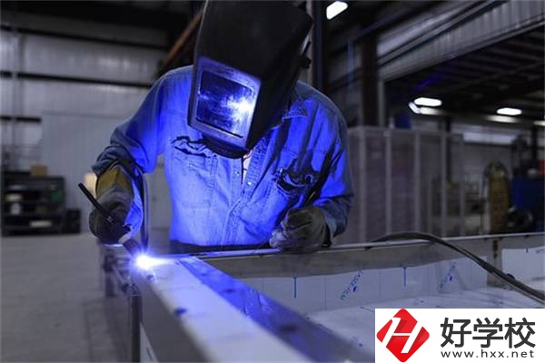 郴州有學(xué)電焊專業(yè)的學(xué)校嗎？就業(yè)薪資高嗎？