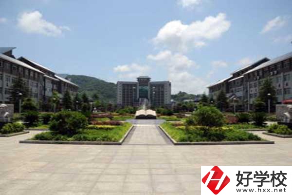 湘西州經(jīng)濟(jì)貿(mào)易學(xué)校開設(shè)了哪些專業(yè)？學(xué)費(fèi)是多少？