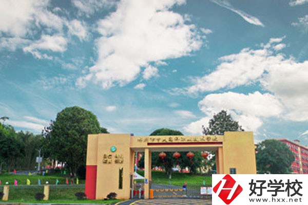 郴州市中大高科職業(yè)技術(shù)學校有哪些特色和優(yōu)勢？