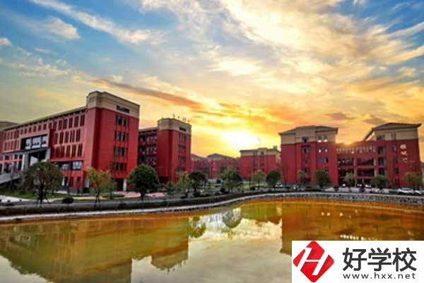 桃江縣職業(yè)中專開設(shè)了哪些熱門專業(yè)？