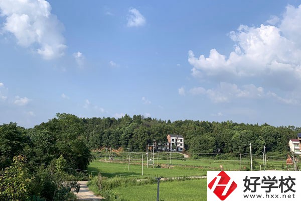 南縣職業(yè)中等專業(yè)學校怎么樣？值得報考嗎？