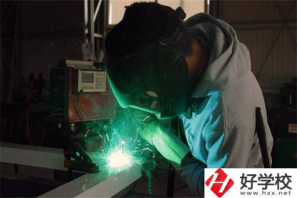 在湖南選擇技校就讀有什么優(yōu)勢？讀技校怎么樣？