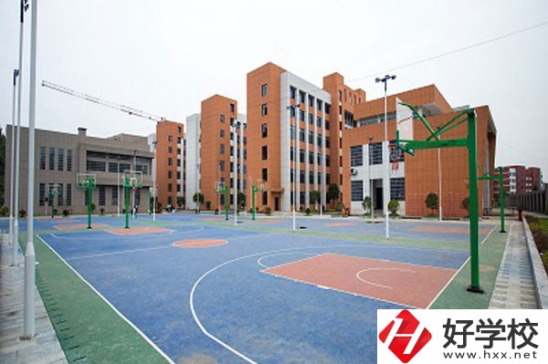 鳳凰縣職業(yè)中專學(xué)校有哪些熱門專業(yè)？