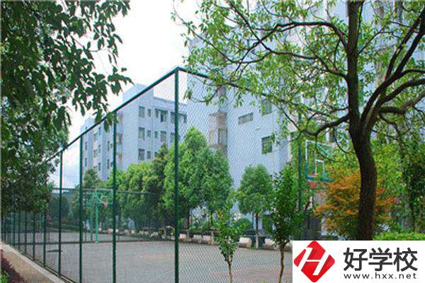 郴州市第一職業(yè)中等專(zhuān)業(yè)學(xué)校操場(chǎng)