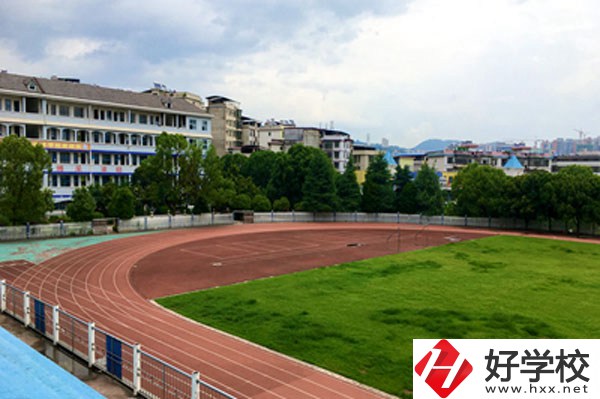 郴州有哪些中職學(xué)?？拷糜物L(fēng)景區(qū)？