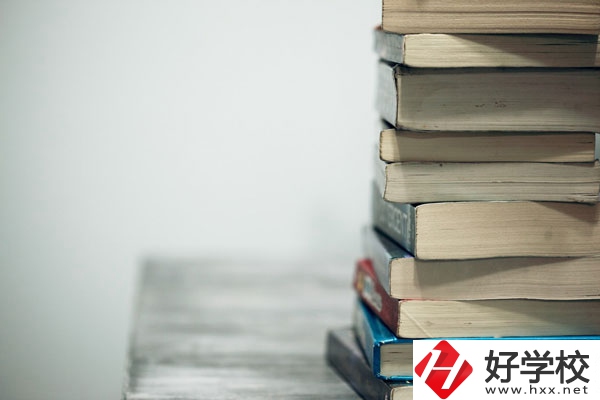 湖南耒陽(yáng)師范有什么專業(yè)？學(xué)費(fèi)貴不貴？