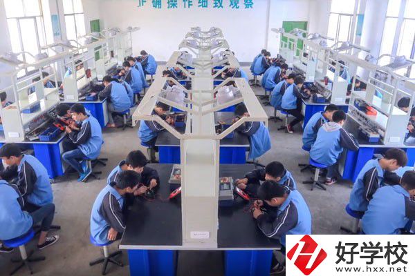 長(zhǎng)沙學(xué)服裝設(shè)計(jì)可以去哪些中職？專(zhuān)業(yè)好就業(yè)嗎？