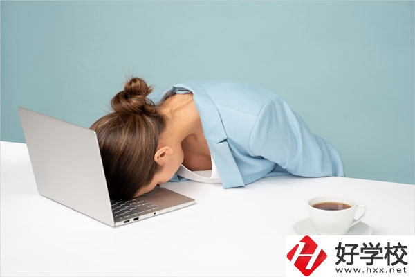 畢業(yè)后在長(zhǎng)沙讀中專學(xué)校，該如何選擇專業(yè)呢？