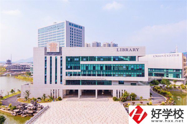 在湖南學(xué)外語(yǔ)可以讀什么職校？最新招生要求是什么？